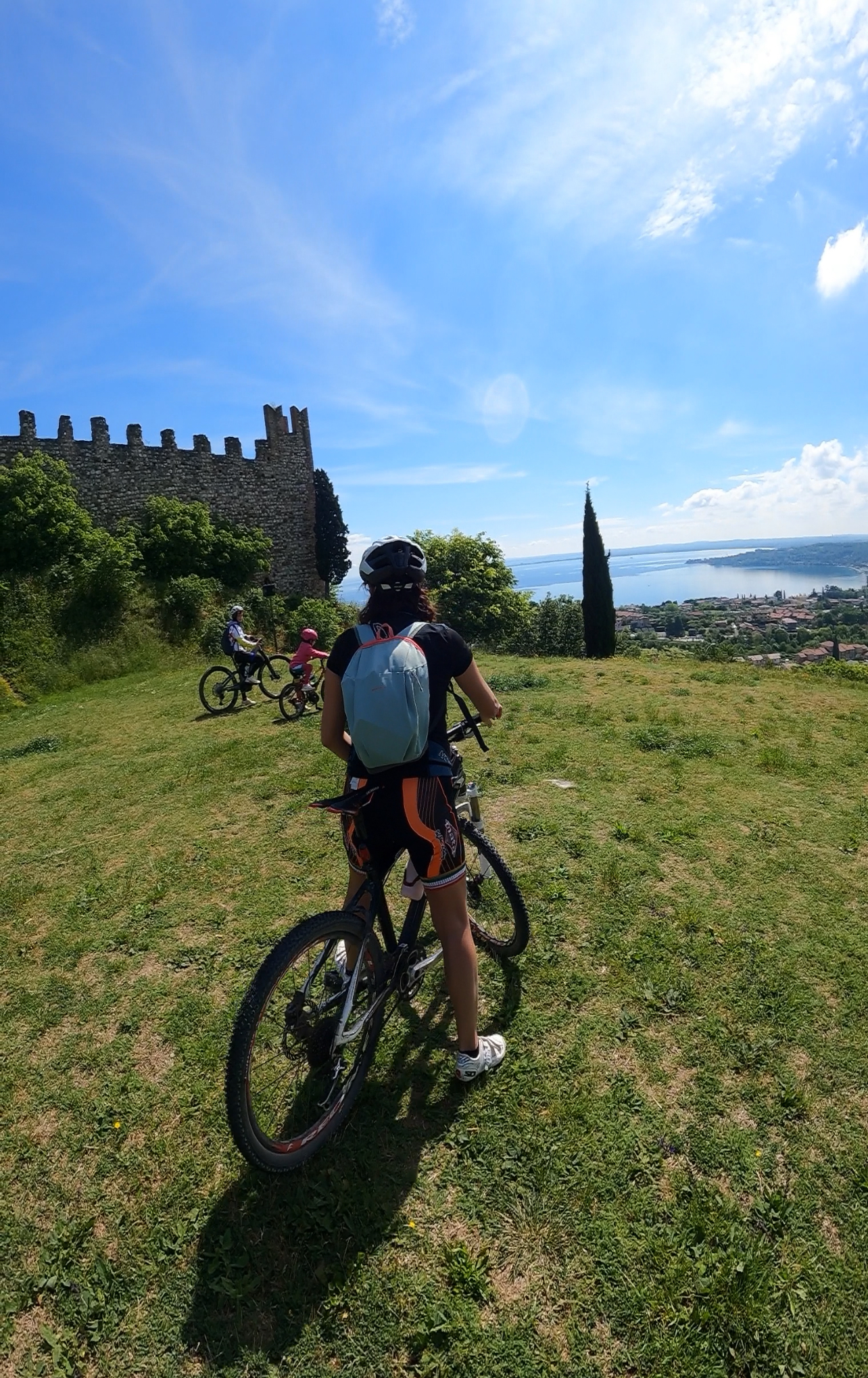 Self-guided Bike tour From Desenzano: Valtenesi Castles and Rocca di Manerba.